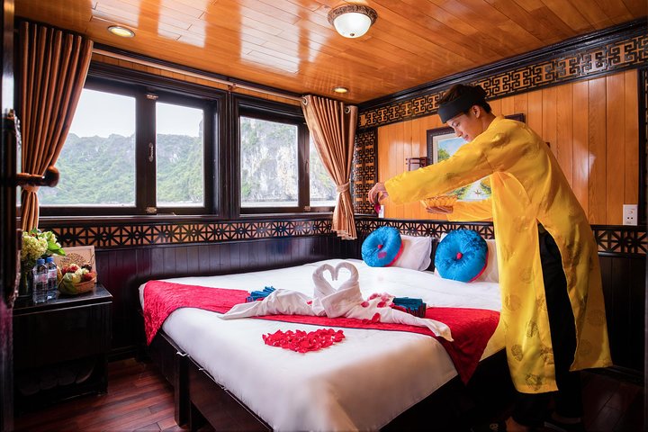 2 Days 1 Night on Swan Cruises visiting Bai Tu Long bay Thien Canh Son cave - Image 4