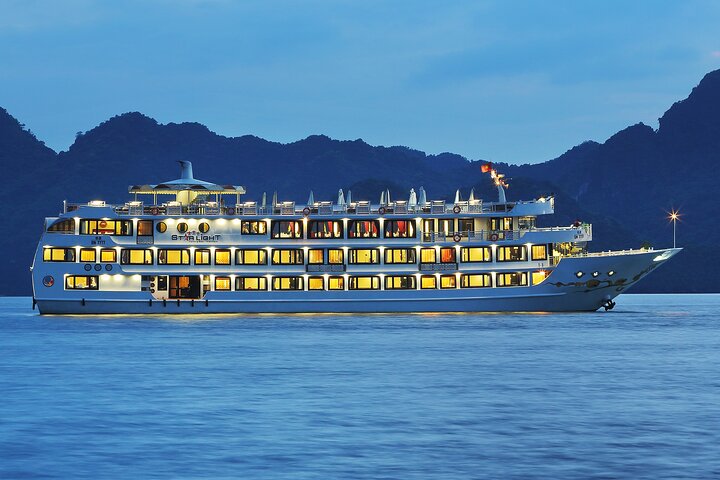 2 Days and 1 Night 4 Star Cruise in Halong Bay - Image 1