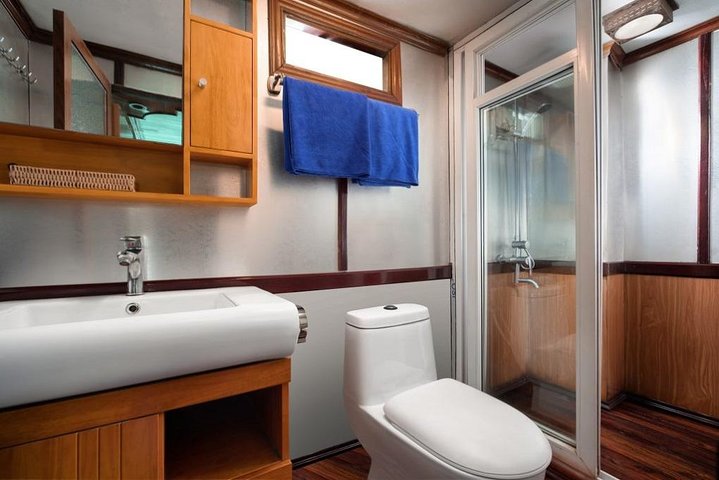 2 Days Overnight on Cozy Bay Cruise Ha Long - Image 5