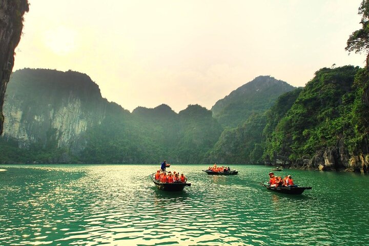 5 Days 4 Nights Highlight Vietnam Tours - Image 1