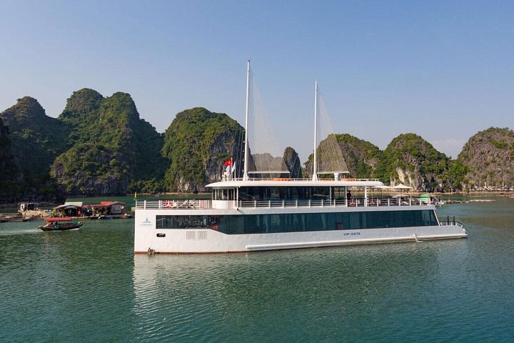 All Inclusive FULL DAY on HIGH-END Halong and Lan Ha Bay CRUISES - Image 3