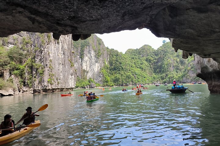 Amazing Sails 5* Luxury 1 Day Tour Halong Bay with 2 way transfer - Image 5