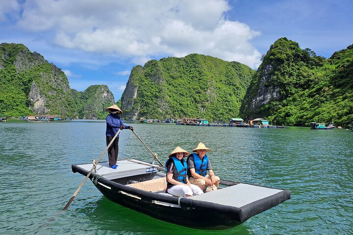 Amazing Sails 5* Luxury 1 Day Tour Halong Bay with 2 way transfer - Image 4