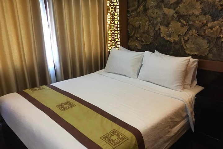 Bai Tu Long Bay Cruise 2D/1N: Kayaking, Swimming at pristine places & Full Meals - Image 3