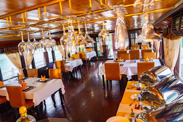 Bai tu long bay deluxe cruise 2D/1N: Kayaking & swimming at the pristine places - Image 5