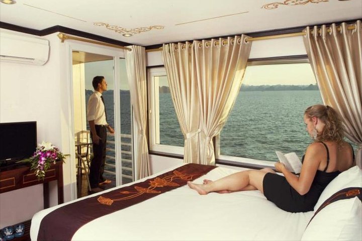 Bai Tu Long Bay Luxury Cruise 2D/1N: Kayaking & Swimming at the pristine places - Image 5