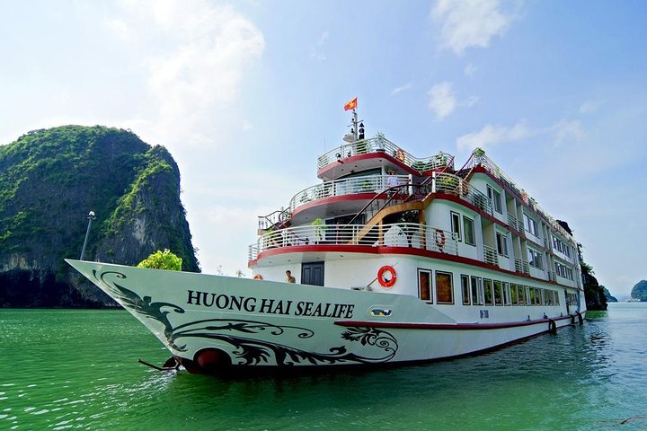 Bai Tu Long Bay Luxury Cruise 2D/1N: Kayaking & Swimming at the pristine places - Image 3