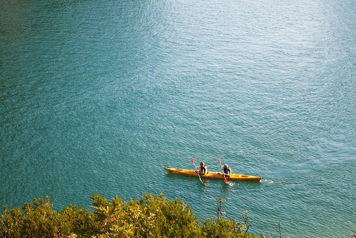 Bai Tu Long boutique & budget cruise 2D: Kayaking, swimming at pristine palaces - Image 5