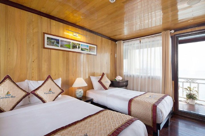Bai Tu Long boutique & budget cruise 2D: Kayaking, swimming at pristine palaces - Image 3