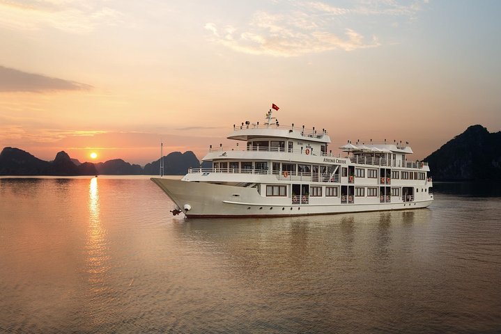 Bai Tu Long Luxury Cruise 2D/1N: Kayaking & Swimming at the pristine places - Image 1
