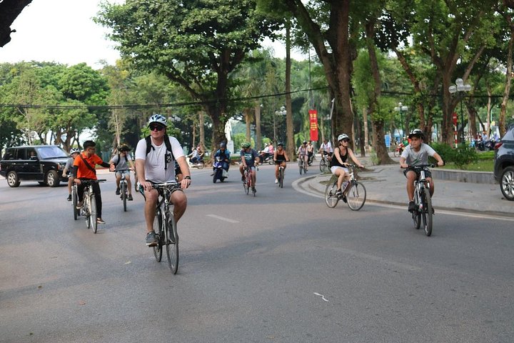 Bicycle City Tour 4 Hours,highlight, Backstreet Alley rural area - Image 3