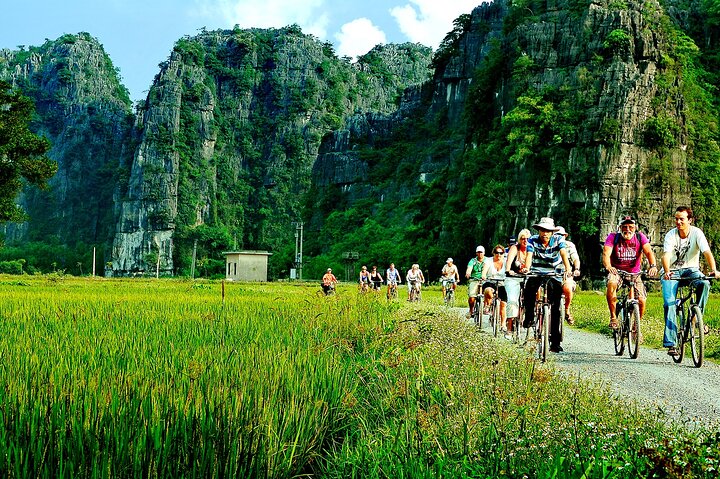 Day Tour at Hoa Lu, Tam Coc and Ninh Binh in Vietnam  - Image 4