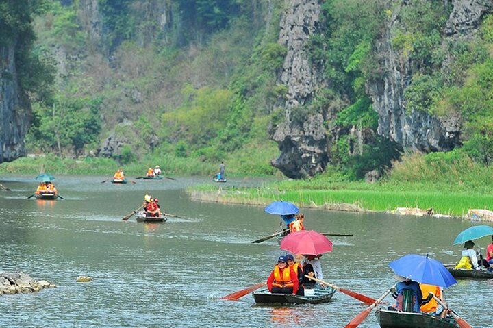 Day Tour at Hoa Lu, Tam Coc and Ninh Binh in Vietnam  - Image 3