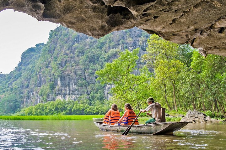 Day Tour at Hoa Lu, Tam Coc and Ninh Binh in Vietnam  - Image 2
