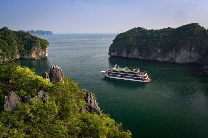 Dora Cruise 3days 2nights visiting Halong Bay and trekking Cat Ba National Park  - Image 5