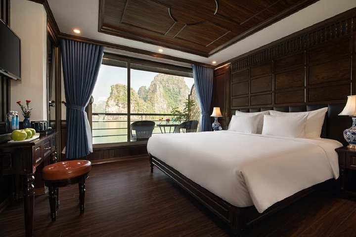 Doris Cruise 5 star cruise 2 days visiting Halong Bay Lan Ha Bay private balcony - Image 4