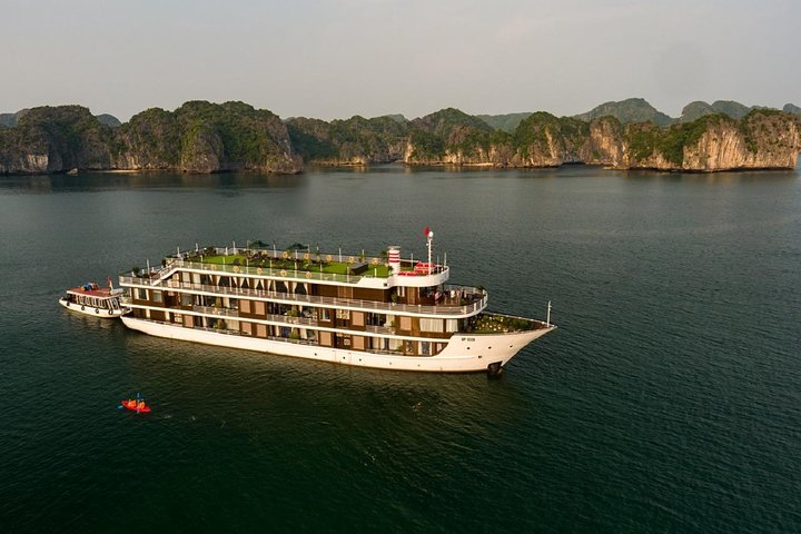 Doris Cruise 5 star cruise 2 days visiting Halong Bay Lan Ha Bay private balcony - Image 1