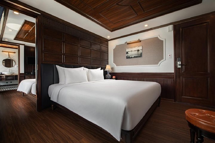 Doris Cruise 5 star cruise 2 days visiting Halong Bay Lan Ha Bay private balcony - Image 5