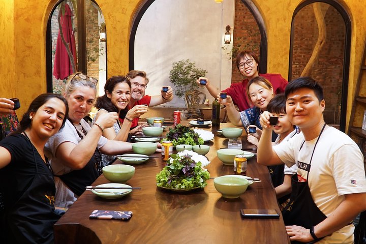 Enjoyable Cooking Experience in Local Villa - Image 2
