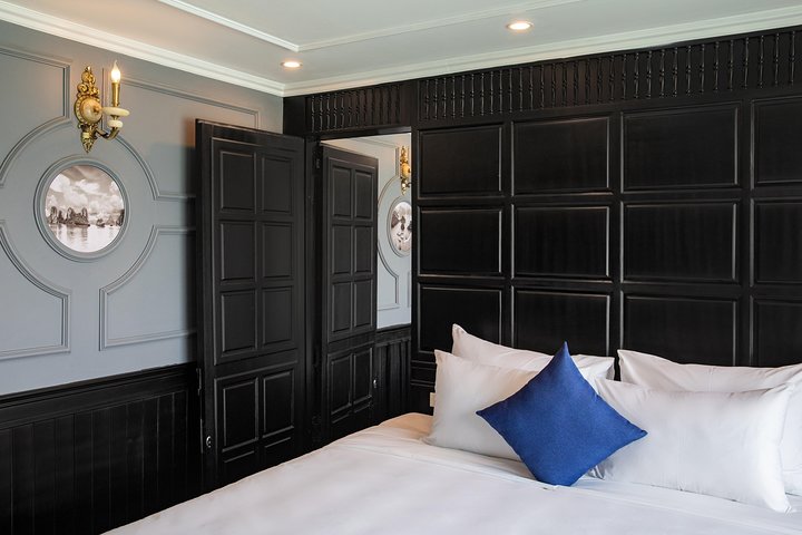 Erina Cruise 6-star cruise 2 day visit Lan Ha Bay private balcony - Image 2