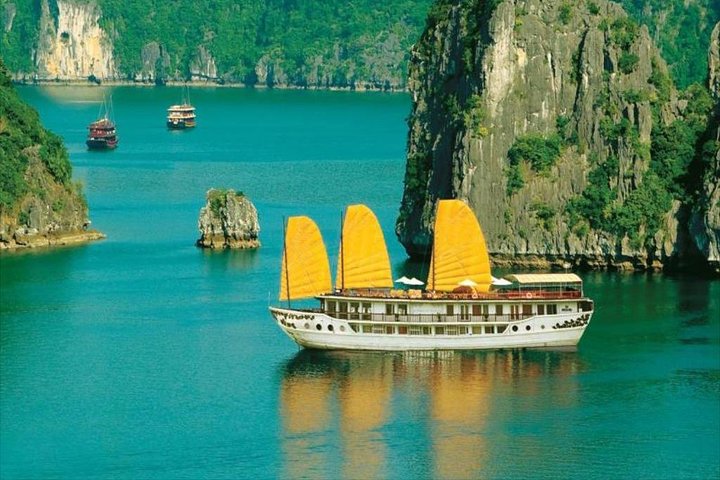 Fantastic 2 Day Halong Bay Tour on 4 Star Boutique Cruise - Image 1