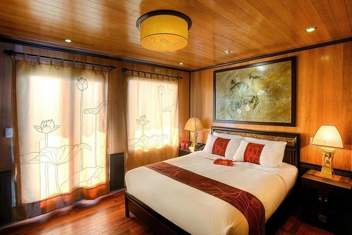 Fantastic 2 Day Halong Bay Tour on 4 Star Boutique Cruise - Image 3