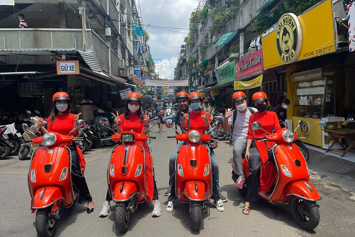 Female Riders Vespa Night Street Food + Train Street food 4 Hours - Image 2