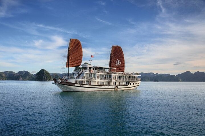 From Hanoi: 2D1N Ha Long Bay Deluxe Cruise with Bus Limousine - Image 1