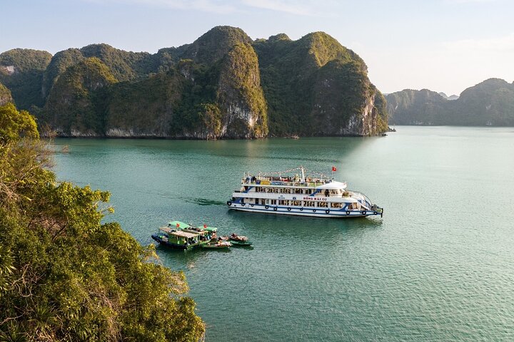 Full Day Ha Long Bay Cruise Day Tour - Image 1