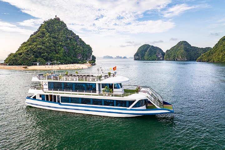 Full Day Halong Bay Luxury Limousine Bus & Buffet Lunch - Image 1