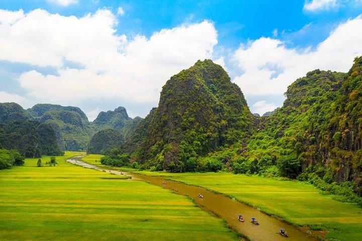 Full day Hoa Lu - Mua Cave - Trang An Boating with transfer & Buffet lunch - Image 4
