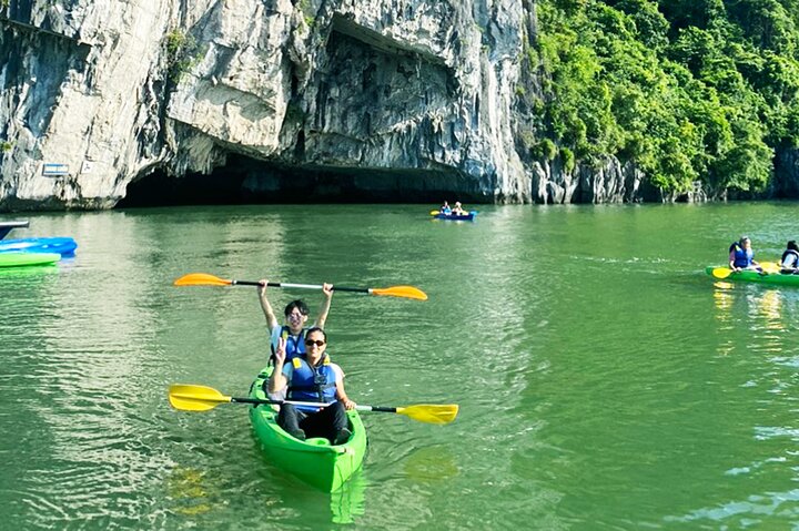 Full Day Tour in Halong Bay Cruise - Image 3