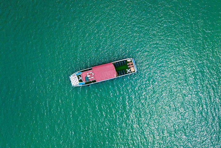 Ha Long Bay Cruise Day Tour with lunch, kayaking, surprise cave & titop island - Image 4