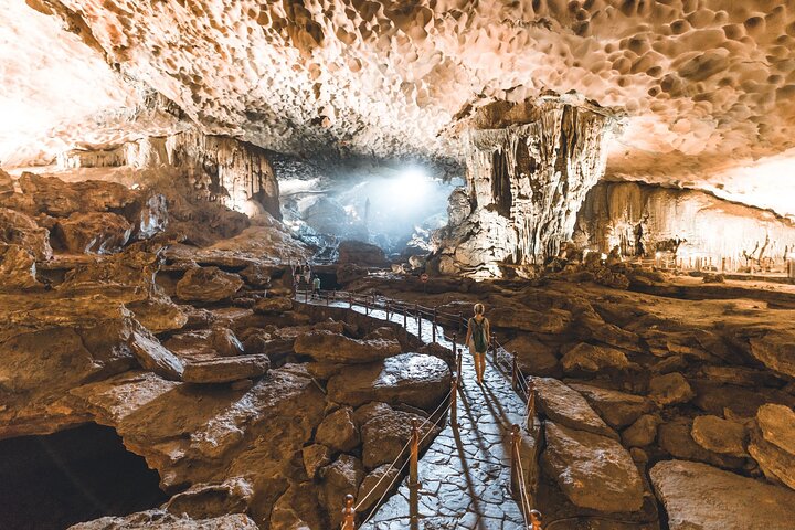 ️ Ha Long Bay Instagram Tour: Most Famous Spots (Private & All-Inclusive) - Image 4