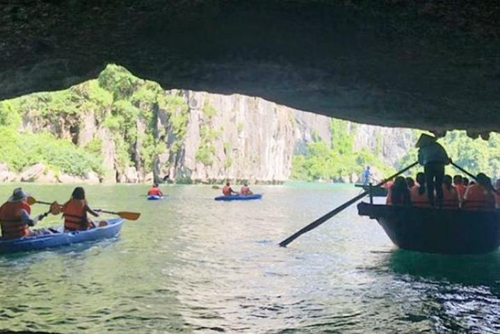 Ha Long Full Day Deluxe Trip - Long Route (6-Hour Trip) - Image 1