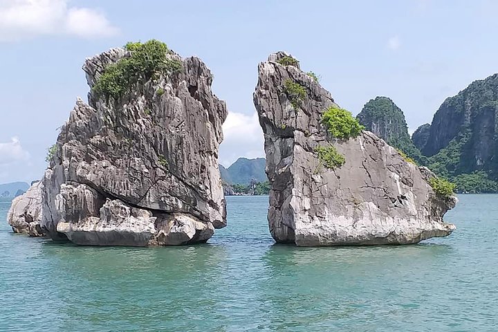 Ha Long Full Day Deluxe Trip - Long Route (6-Hour Trip) - Image 3
