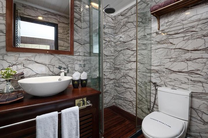 Halong Authentic Cruise with Luxury Cabins; 2 Days All Inclusive - Image 3