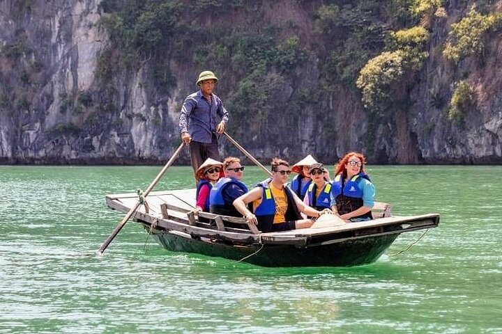 HALONG BAY 1 DAY- Deluxe 6 hours cruise. All inclusive from Hanoi - Image 4