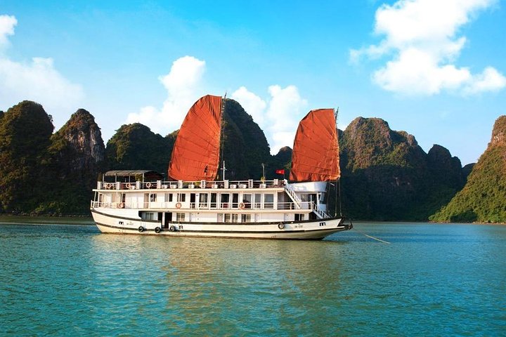 Halong Bay 2 Days 1 Night - Fantasea Cruise 3 Star - Image 1