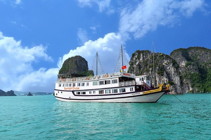 Halong bay Boutique Cruise 2D/1N tour: Kayaking, swimming, Titop island & cave - Image 1