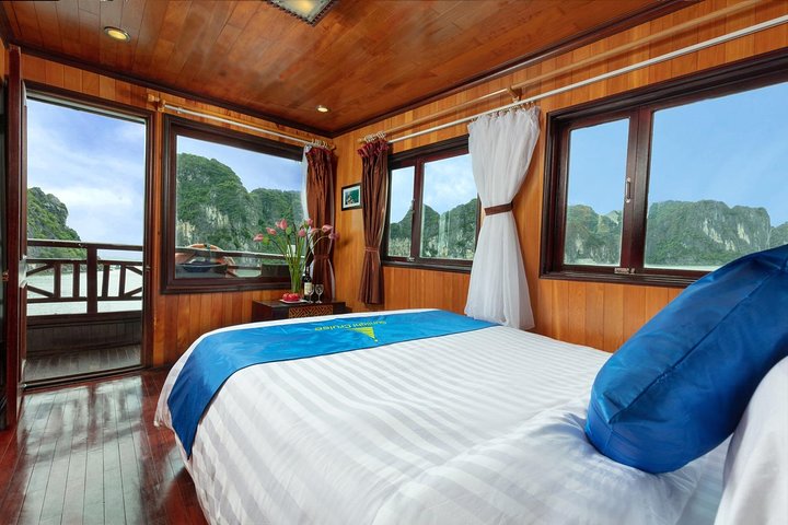 Halong bay Boutique Cruise 2D/1N tour: Kayaking, swimming, Titop island & cave - Image 4