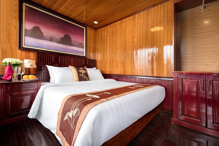 Halong Bay Cruise 2D/1N sleep on boutique cruise-FULL activities - Image 5