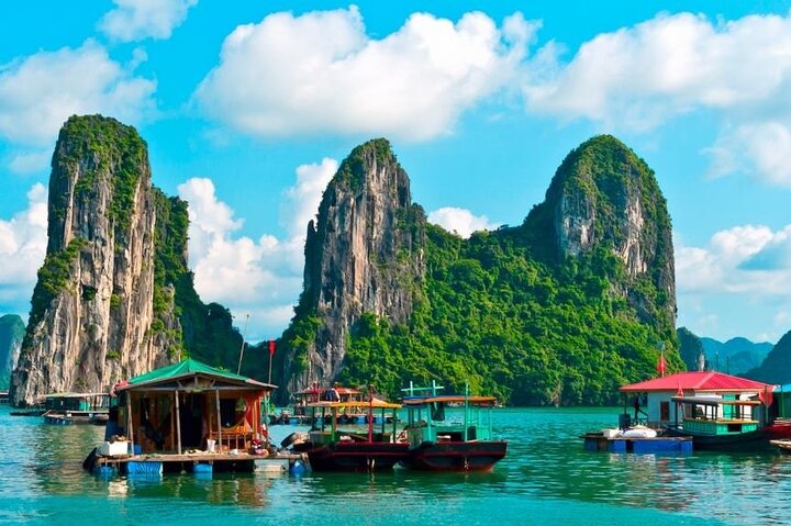 Halong Bay day cruise with Cave, Kayaking and Swimming on highway - Image 1