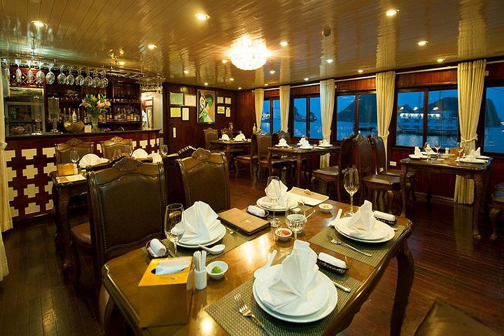 Halong Bay Full-Day Cruise with Kayaking from Hanoi - Image 2