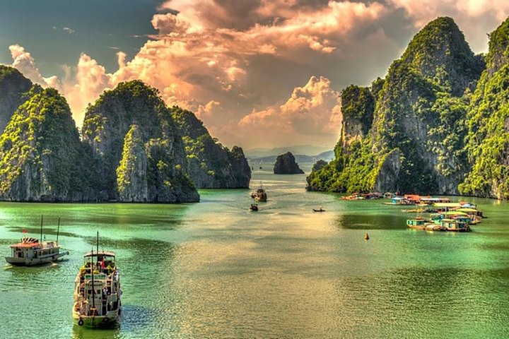 Halong Bay Full-Day Cruise with Kayaking from Hanoi - Image 1