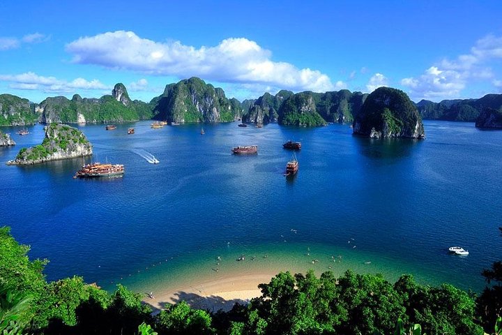 Halong Bay Full Day Tour with All-Inclusive: Boat, Kayak, Island, Cave and Lunch - Image 2