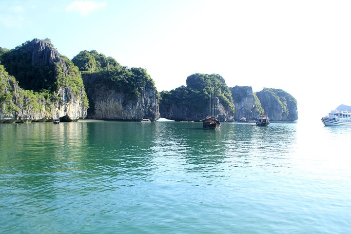 Halong bay full day trip from Hanoi: Visiting Thien Cung, Dau Go cave & Kayaking - Image 5