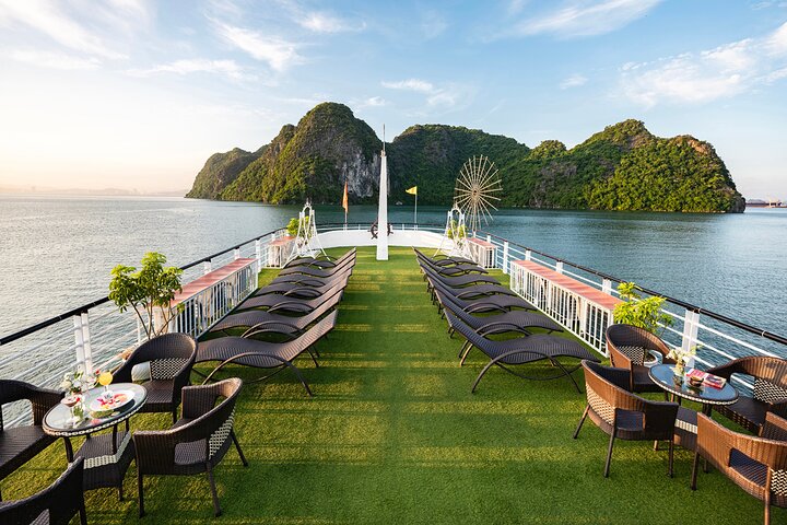 Halong bay Luxur Cruise Day trip: Buffet lunch & Limousine bus - Image 3
