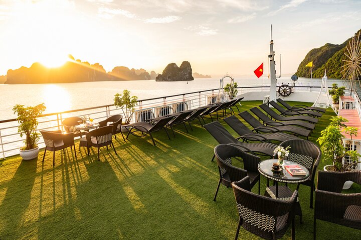 Halong bay Luxur Cruise Day trip: Buffet lunch & Limousine bus - Image 4