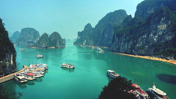 Halong Bay Private car and boat full day - Image 1